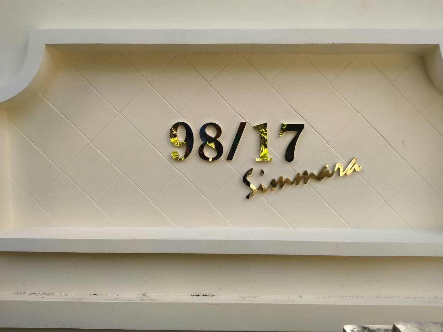 Stainless steel sign, shiny gold, mirror 