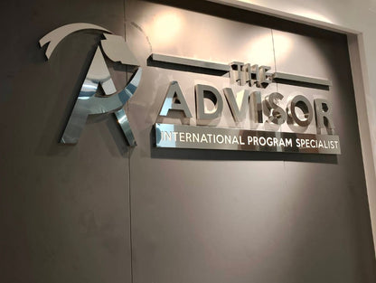 THE ADVISOR INTERNATIONAL PROGRAM SPECIALIST